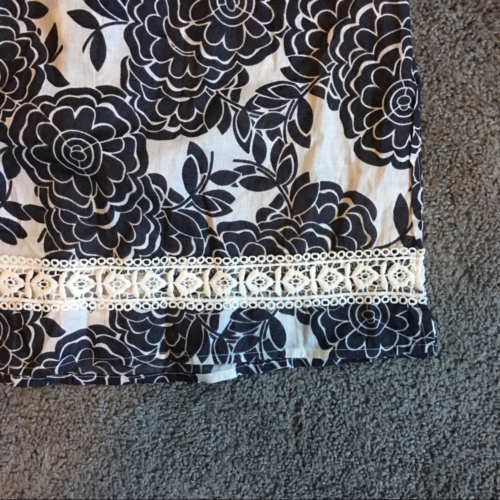 SALE! 3/15$ A&B Crochet Trim Coverup/Tunic - Picture 8 of 8